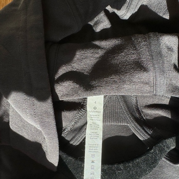Lululemon cropped all yours hoodie size 4 black - Picture 3 of 5